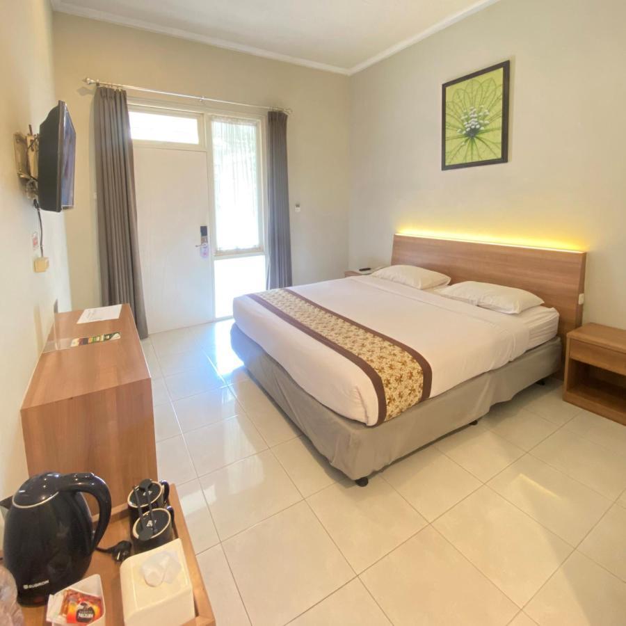 Riverstone Hotel & Cottage Batu  Kültér fotó