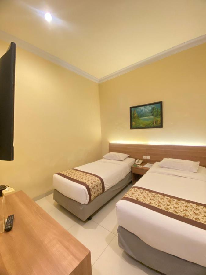 Riverstone Hotel & Cottage Batu  Kültér fotó