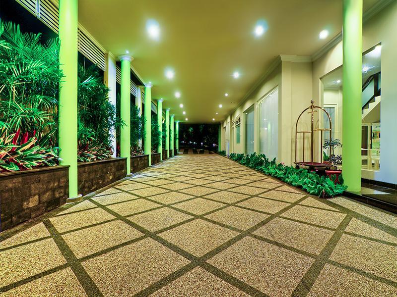 Riverstone Hotel & Cottage Batu  Kültér fotó