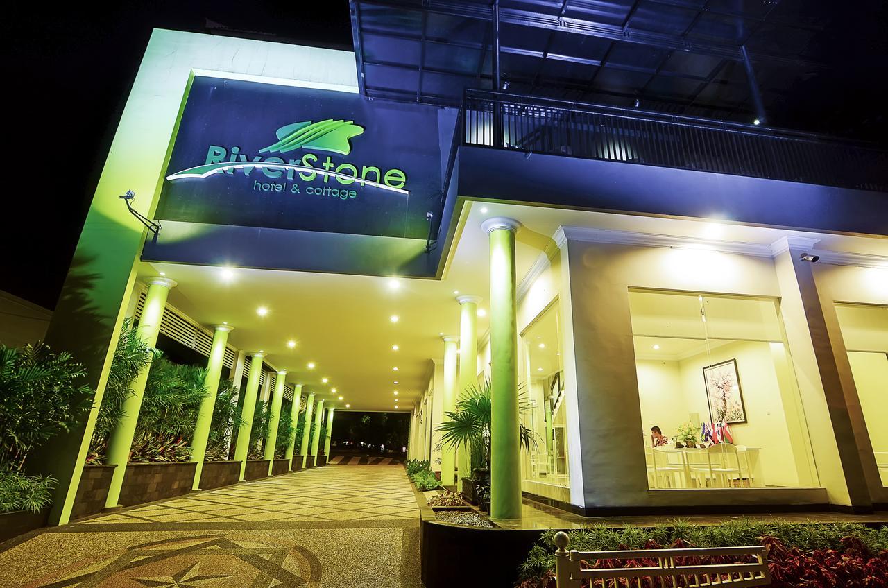 Riverstone Hotel & Cottage Batu  Kültér fotó
